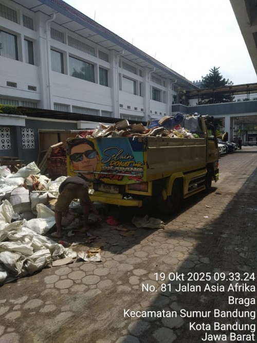 ANGKUT PUING - BUANG PUING - JASA BUANG PUING DI BANDUNG - BRANGKAL - ANGKUT BRANGKAL - BUANG BRANGKAL - JASA ANGKUT BUANG BRANGKAL DI BANDUNG -  - JASA ANGKUTAN BRANGKAL DI BANDUNG & KREDIT MITSUBISHI FUSO CANTER TEMPAT BUANG BRANGKAL MURAH DI BANDUNG
