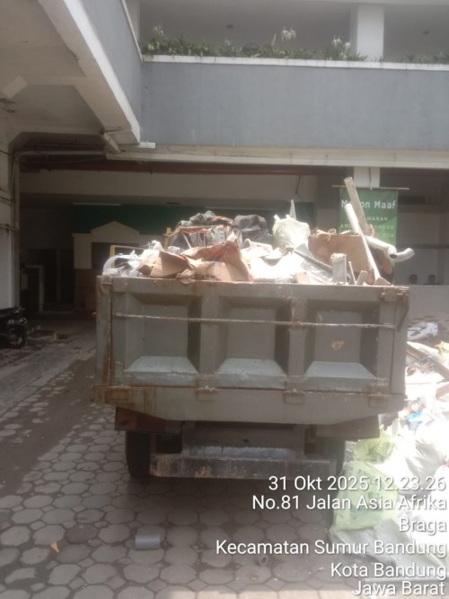 ANGKUT PUING - BUANG PUING - JASA BUANG PUING DI BANDUNG - BRANGKAL - ANGKUT BRANGKAL - BUANG BRANGKAL - JASA ANGKUT BUANG BRANGKAL DI BANDUNG -  - JASA ANGKUTAN BRANGKAL DI BANDUNG & KREDIT MITSUBISHI FUSO CANTER JASA BUANG PUING BANDUNG, CIMAHI, CIREBON wa 08562135403