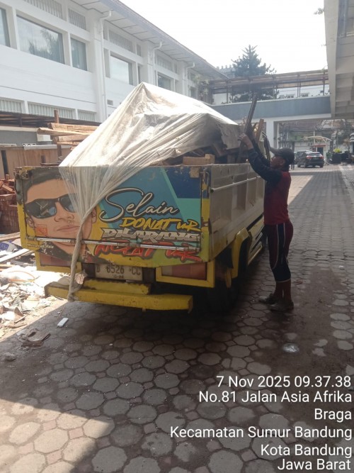 ANGKUT PUING - BUANG PUING - JASA BUANG PUING DI BANDUNG - BRANGKAL - ANGKUT BRANGKAL - BUANG BRANGKAL - JASA ANGKUT BUANG BRANGKAL DI BANDUNG -  - JASA ANGKUTAN BRANGKAL DI BANDUNG & KREDIT MITSUBISHI FUSO CANTER  BUANG PUING  BANDUNG